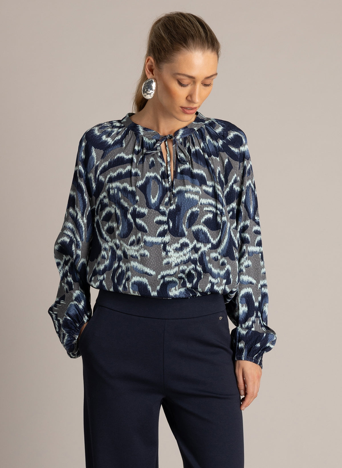 Yest blouse Carmen print