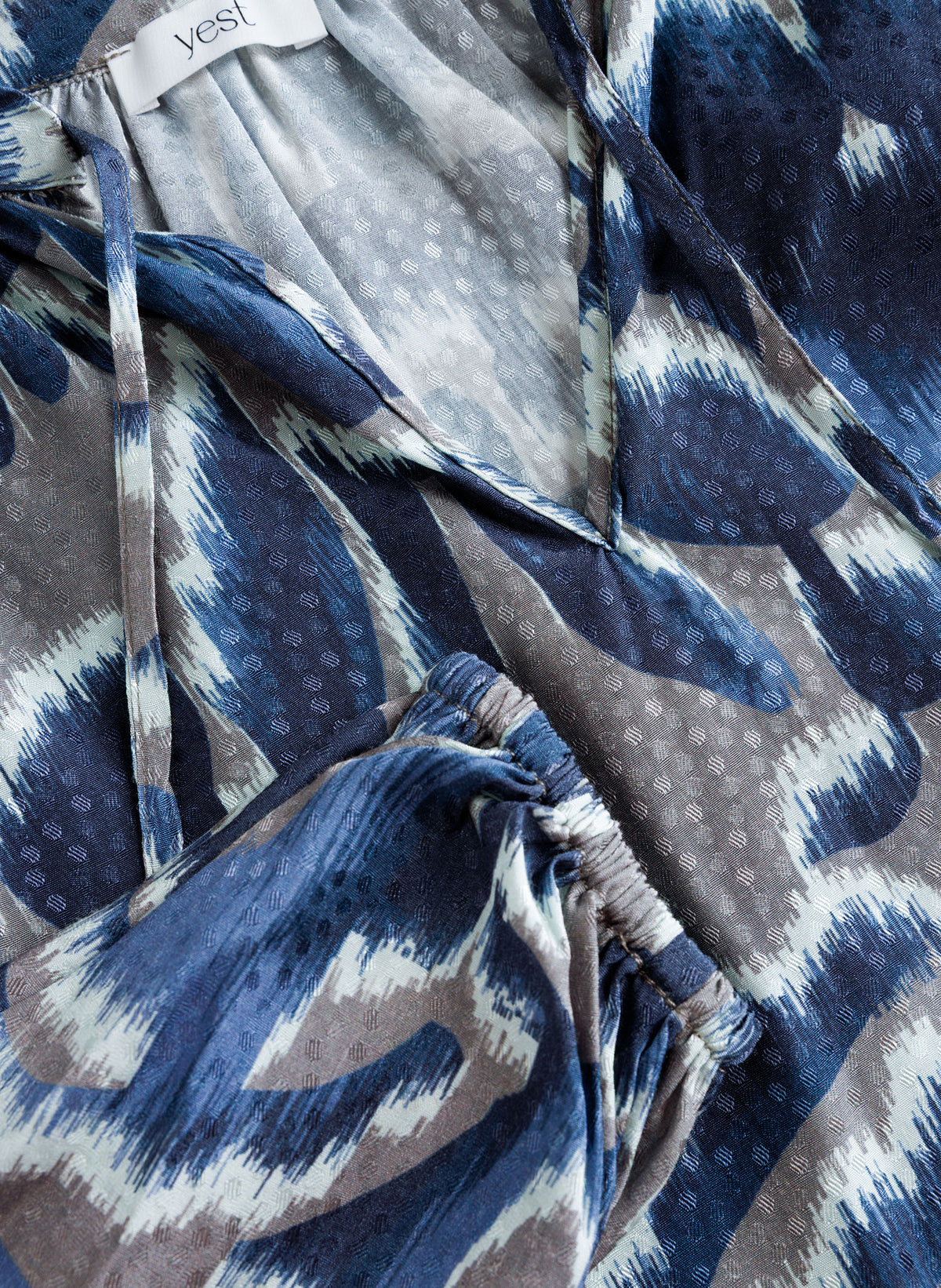 Yest blouse Carmen print